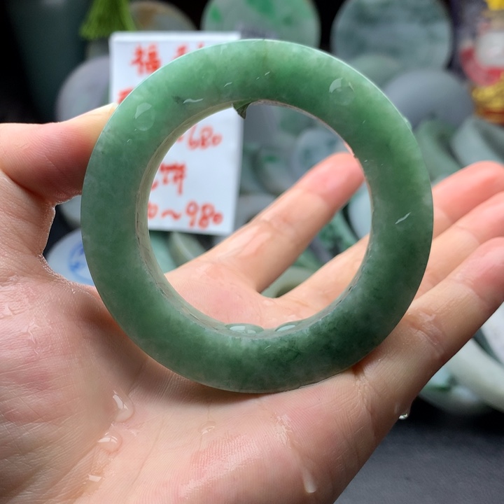未镶嵌手镯定制翡翠