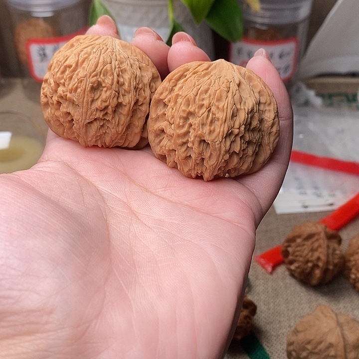 老***～吊坠文玩核桃绣球