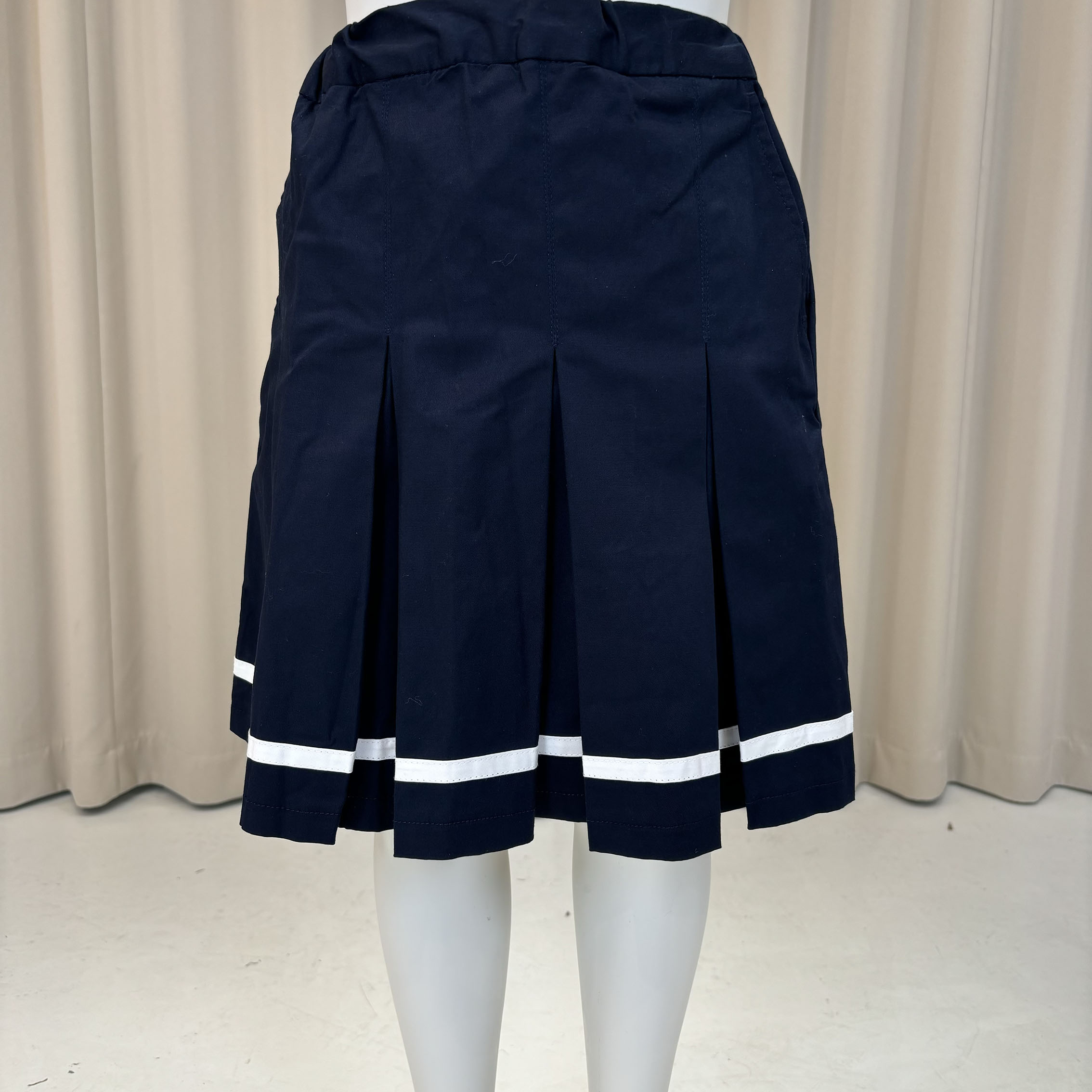 观音垱小学女纱卡短裙