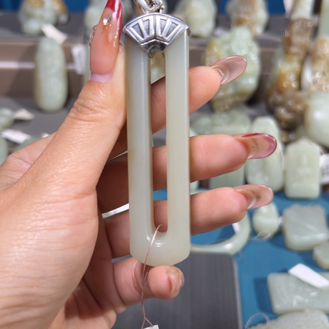 酪***子和田玉（糖玉）银S925镶嵌颈饰