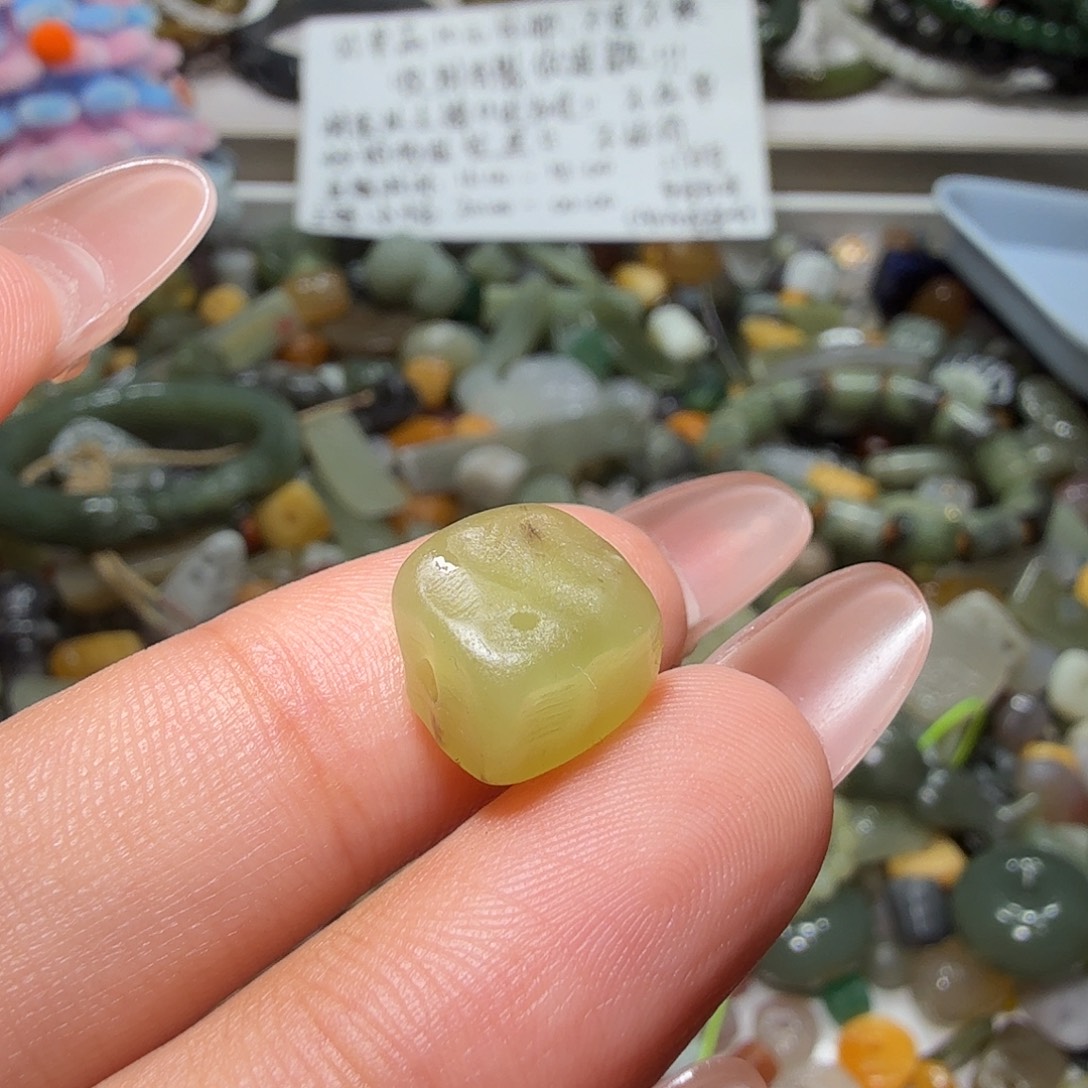 和田玉未镶嵌珠宝奇石