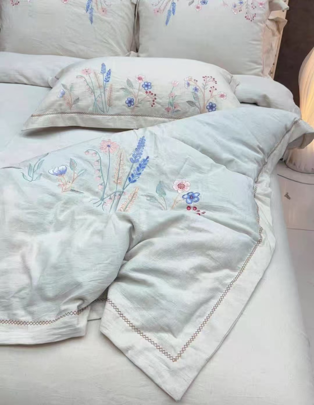 200*230cm亚麻棉刺绣款四件套花开似锦-米咖