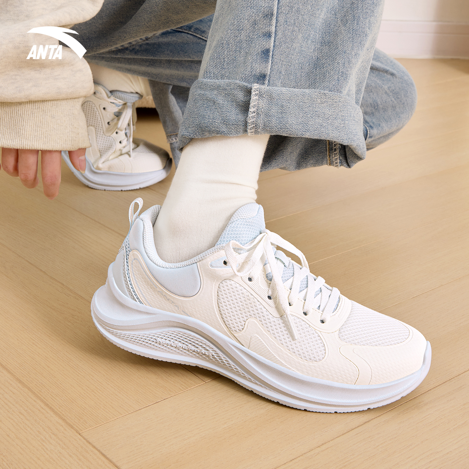 【安踏漫步】密网轻质缓震跑步鞋女春季舒适运动鞋休闲透气女鞋子商品图