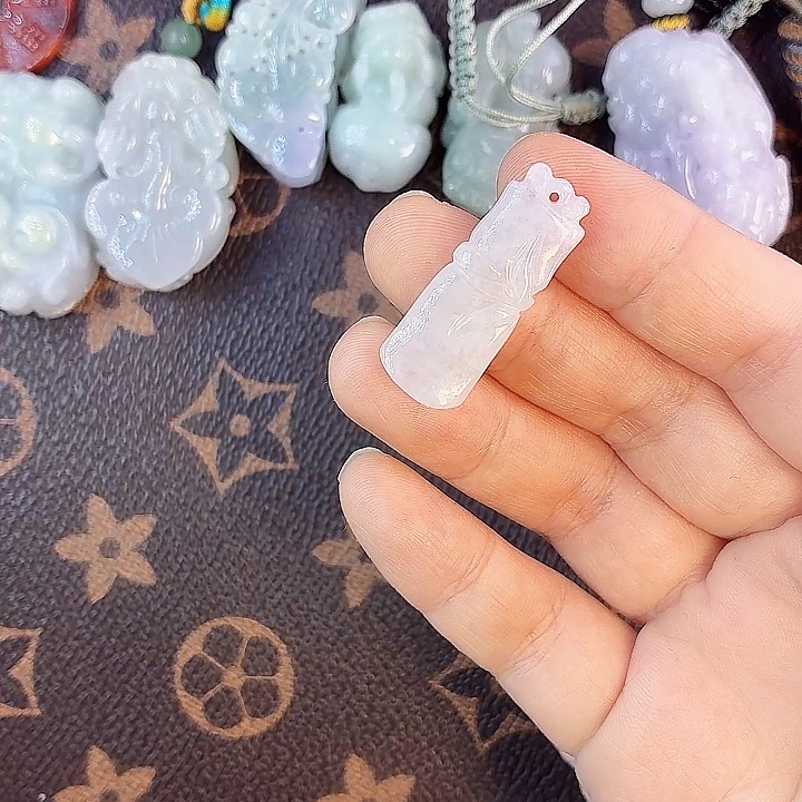 翡翠未镶嵌挂件485