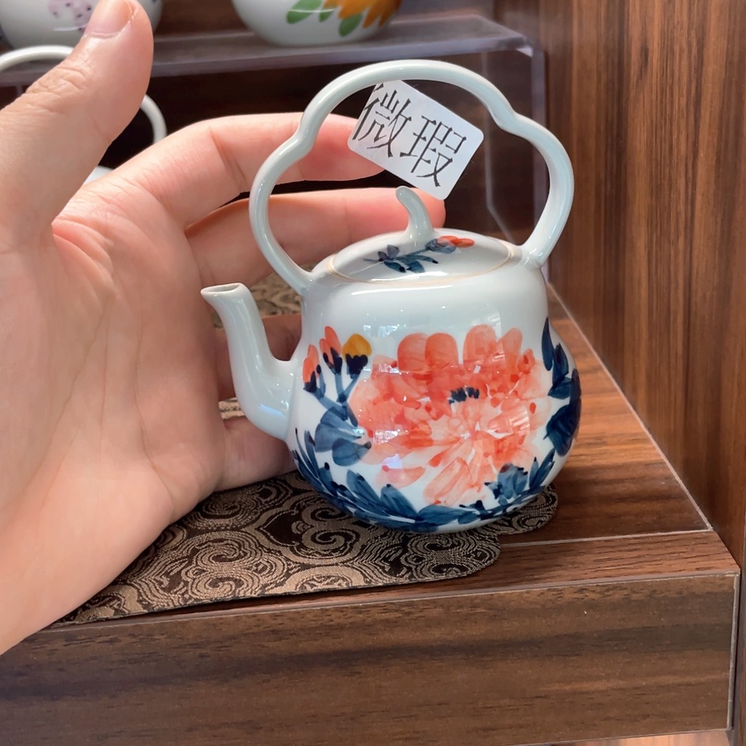 釉下手绘茶具微瑕