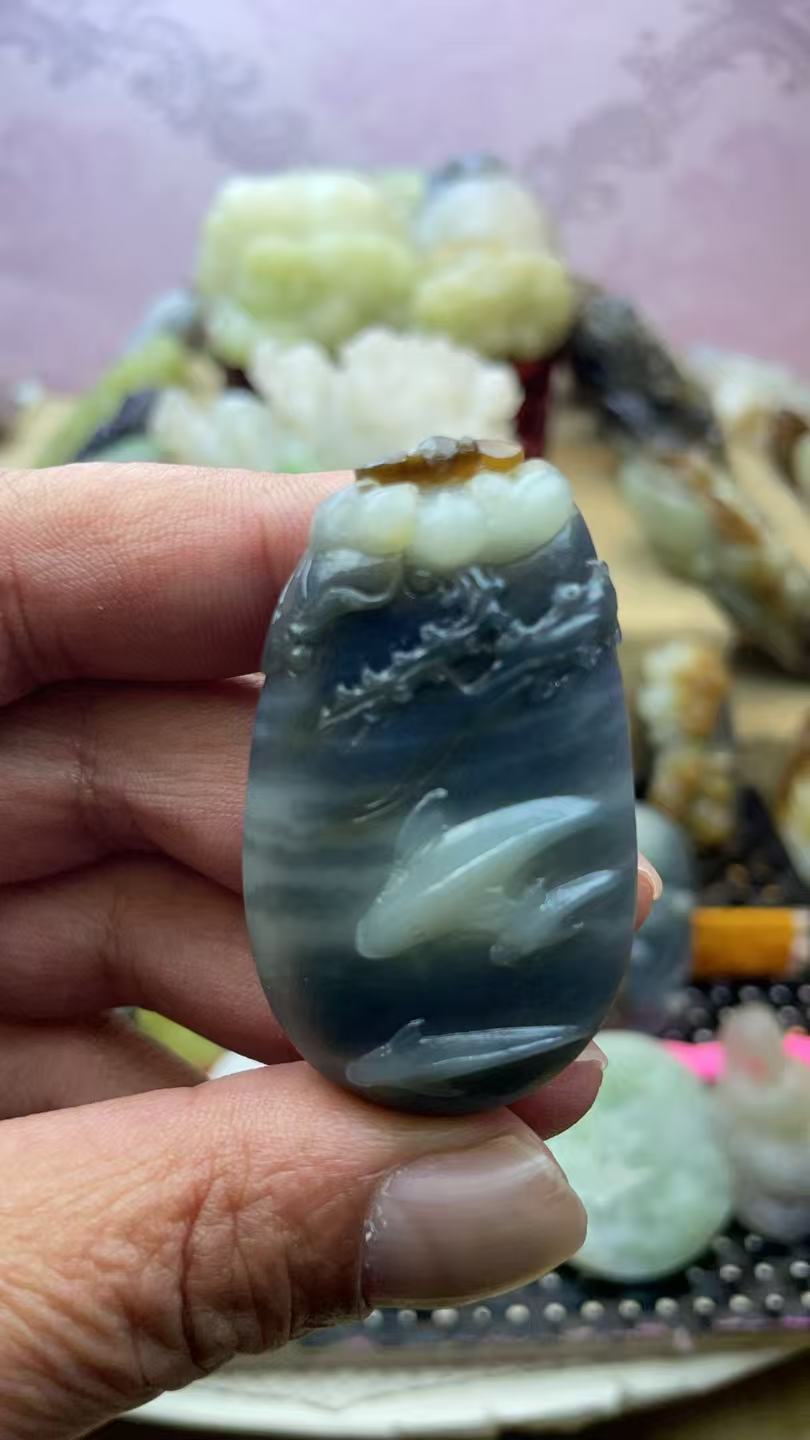 天然和田玉楼兰三色双鱼料子细腻雕工精美