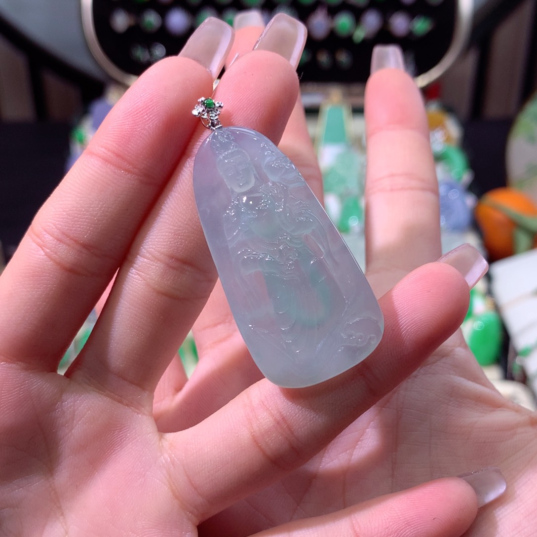 翡翠颈饰18K金镶嵌翡翠