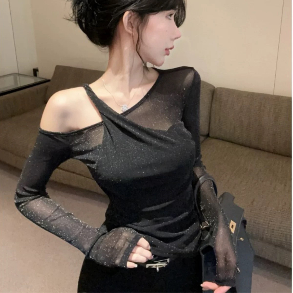 2025年女装新款斜肩微闪微透上衣薄纱长袖T恤修身显瘦辣妹亮闪