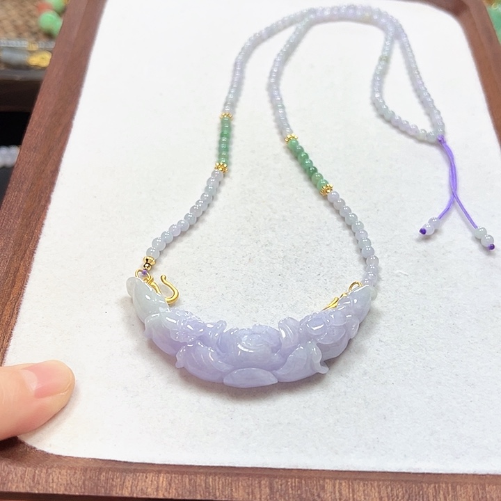 翡翠颈饰未镶嵌吊坠