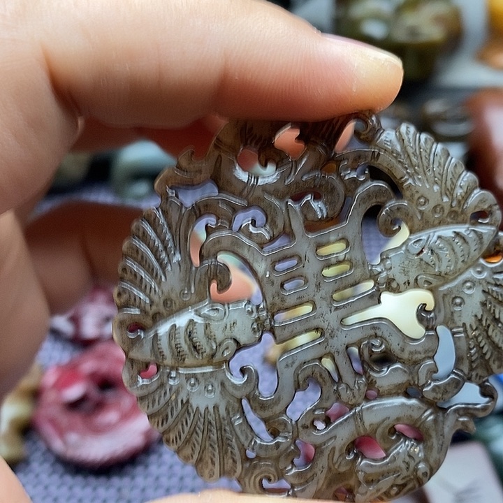 未镶嵌蛇纹石玉颈饰