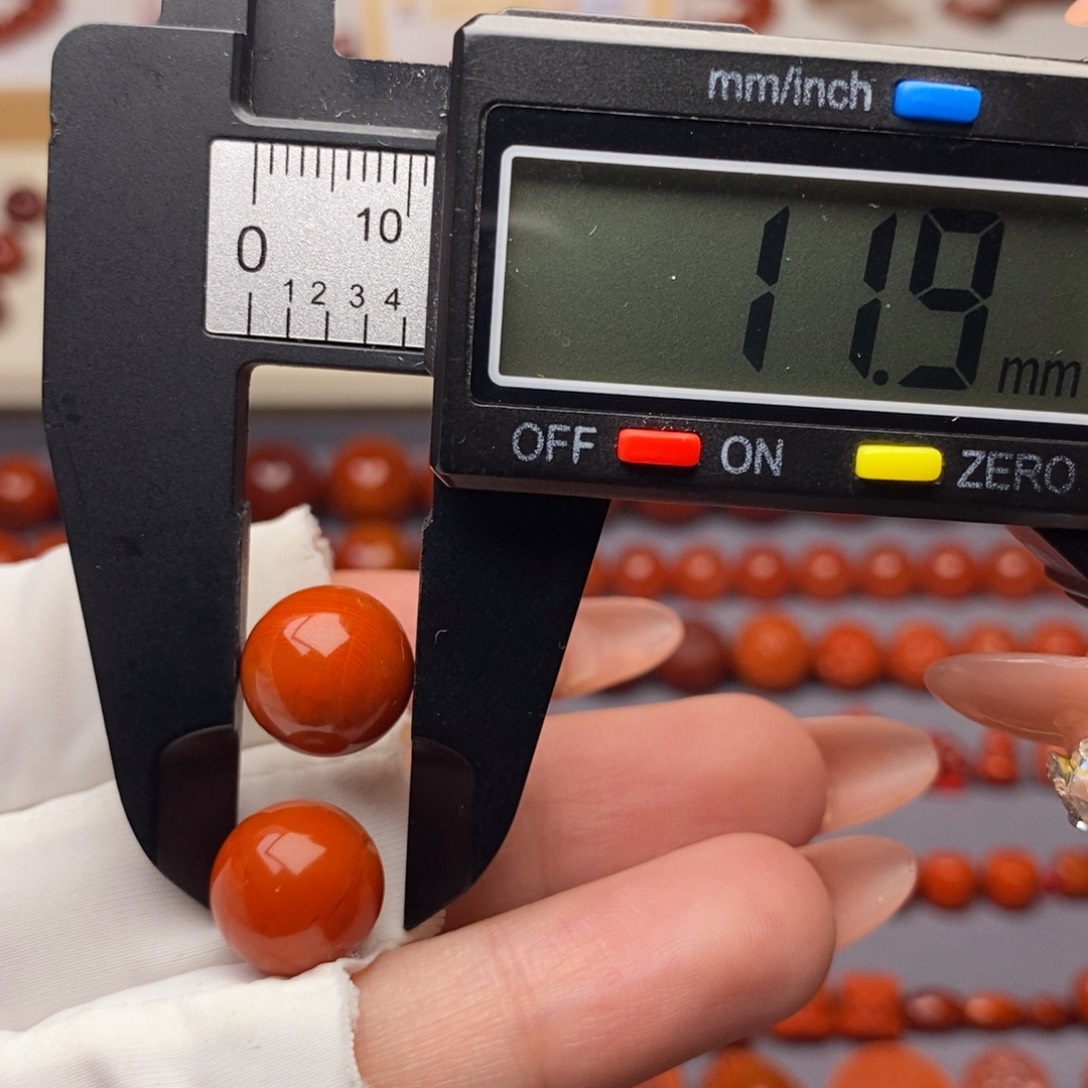 南红玛瑙未镶嵌配饰瑕疵纹裂