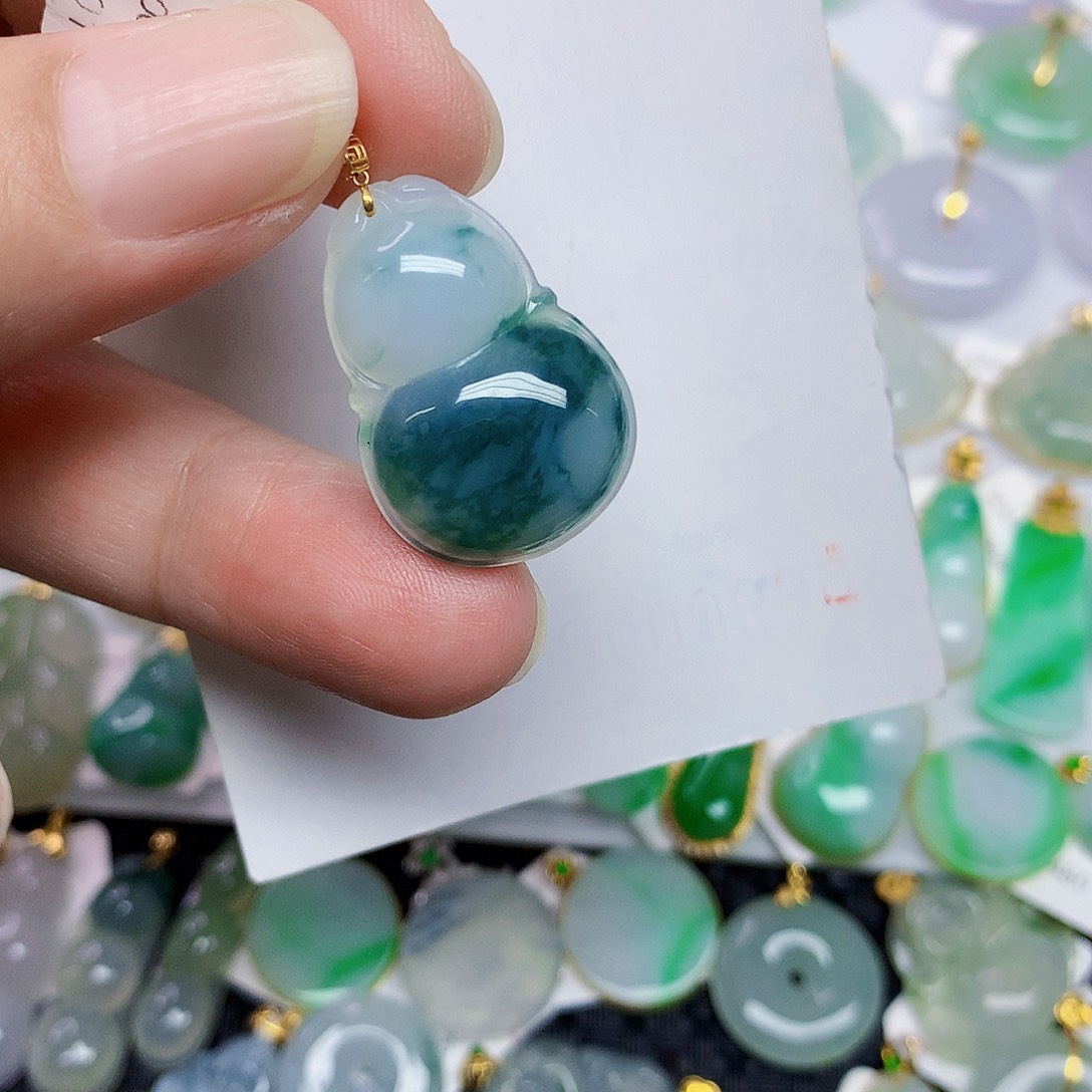 翡翠18K金镶嵌颈饰3667888