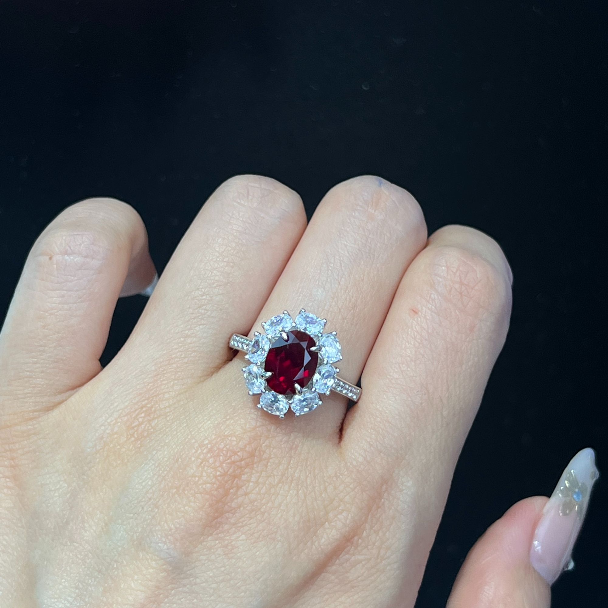 培育红宝石鸽血红培育红宝石戒指