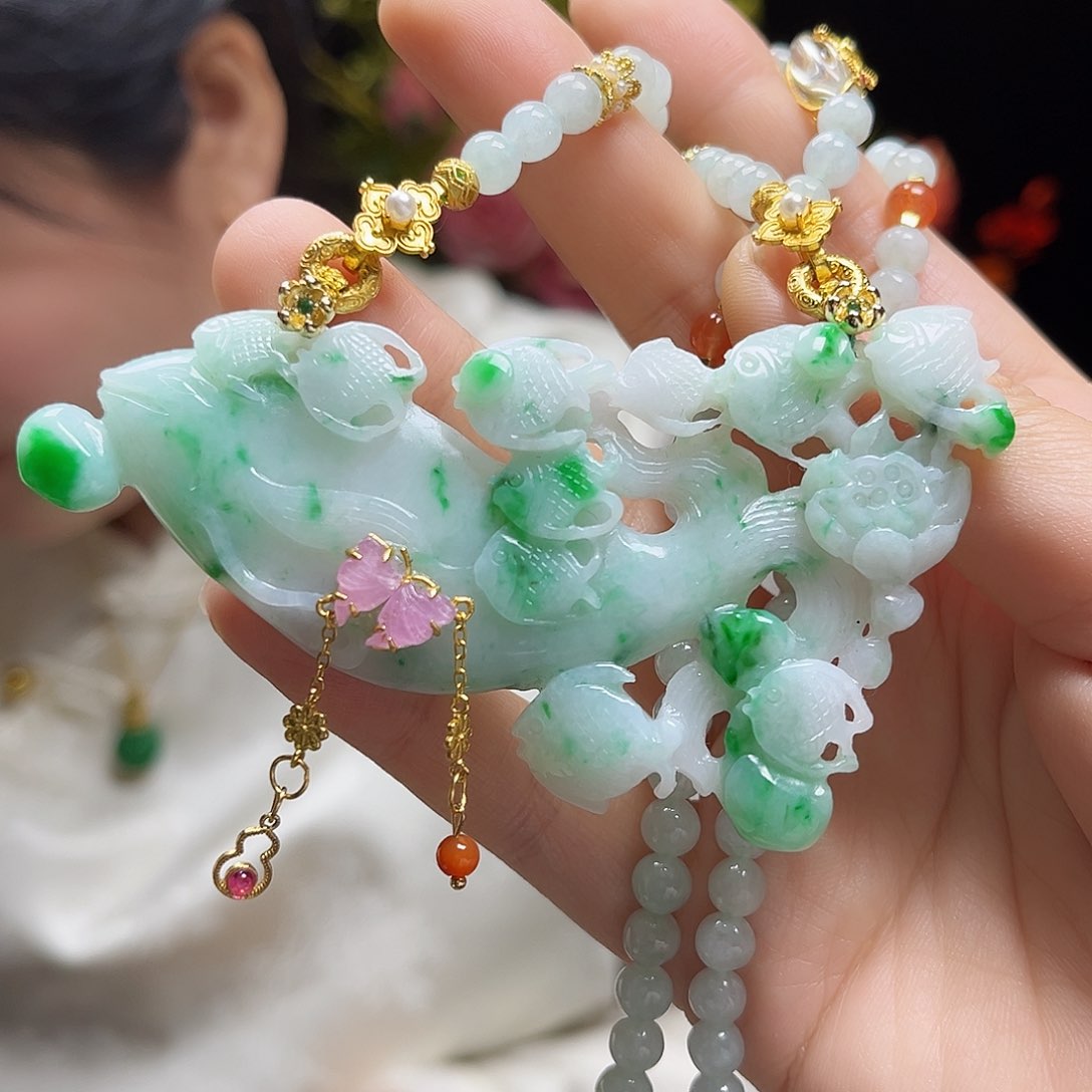 翡翠颈饰未镶嵌天然