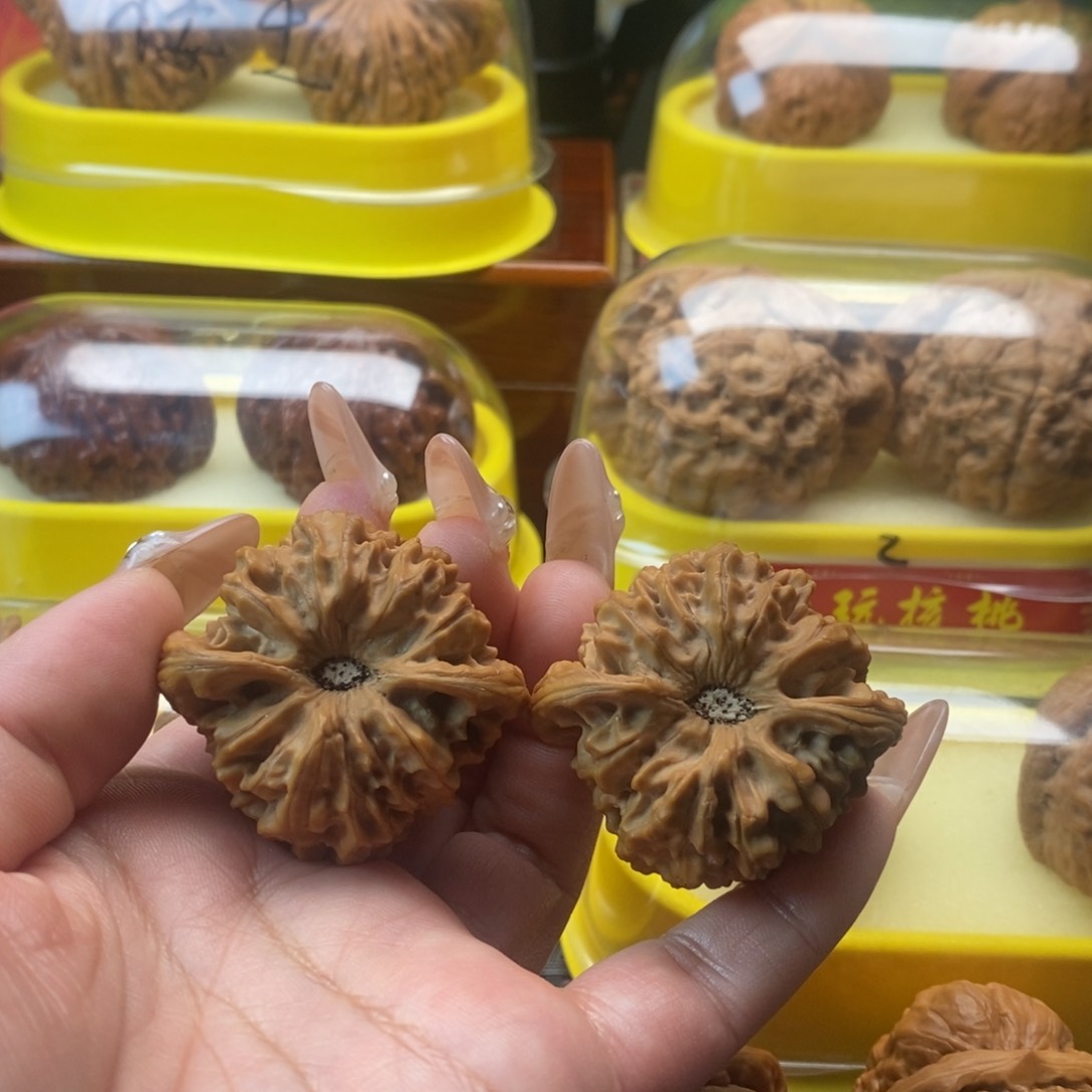 文玩核桃吊坠皮****m全品龙门涧41
