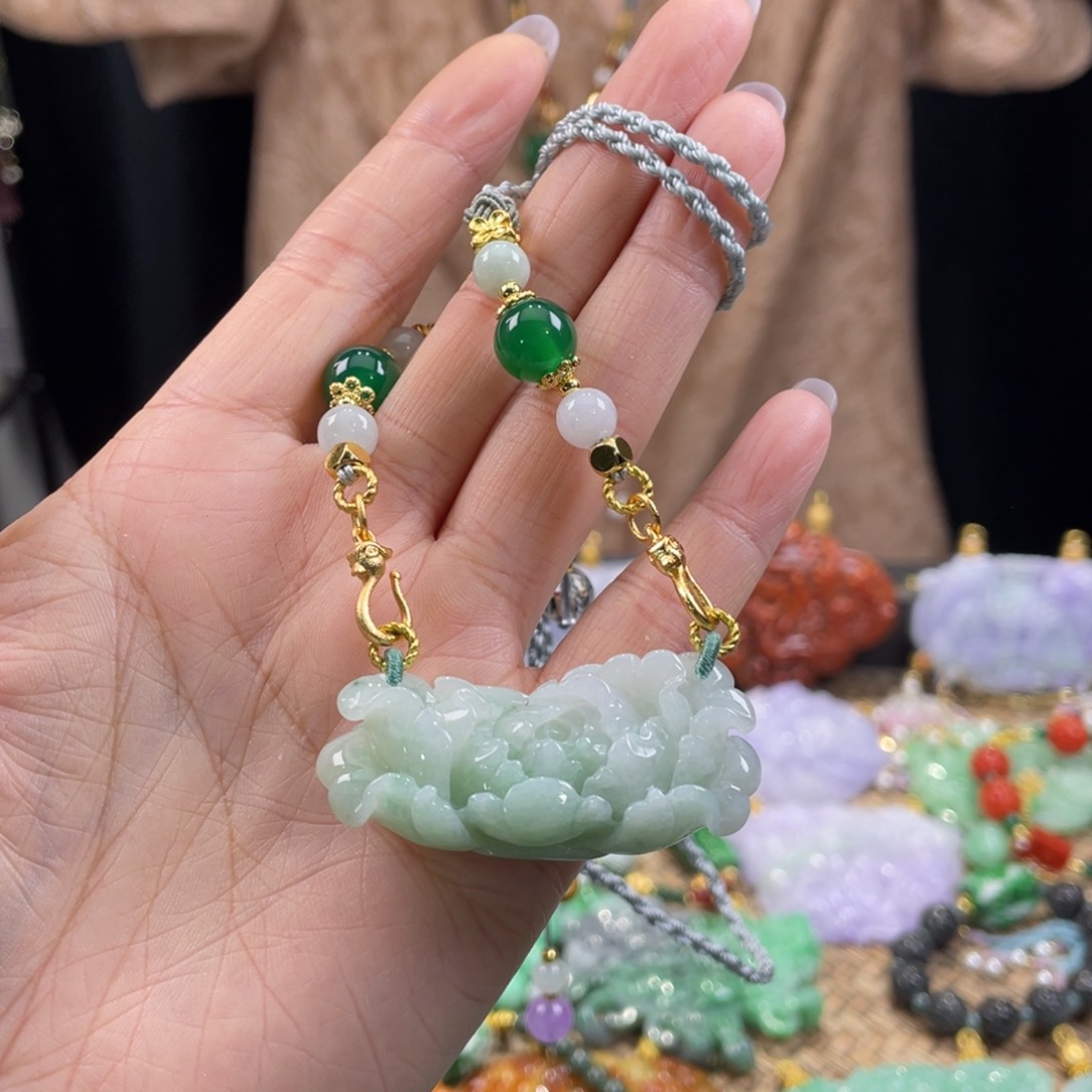 翡翠颈饰未镶嵌代编织