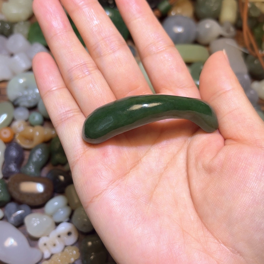 随****和田玉未镶嵌珠宝半成品