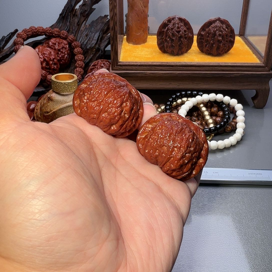 文玩核桃把件40尺寸平谷血麒麟