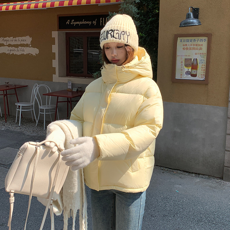 【叁个黄】反季促销新国标95白鸭绒短款羽绒服女连帽加厚冬季0