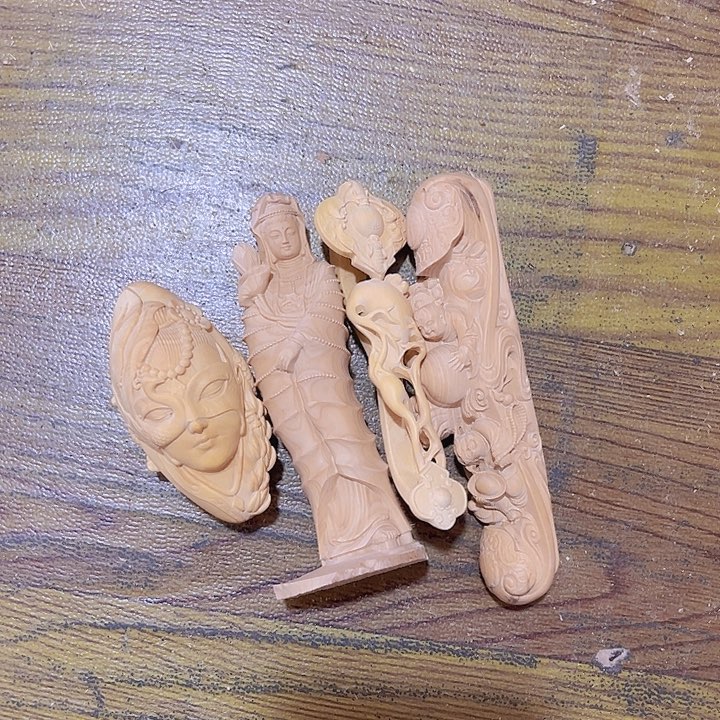 木C****)小叶黄杨木4个手把件有瑕