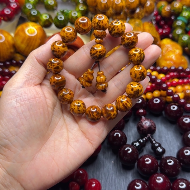 松木琥珀木文玩手串