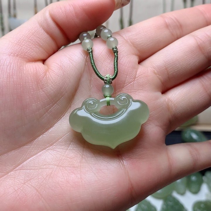 和田玉吊坠未镶嵌