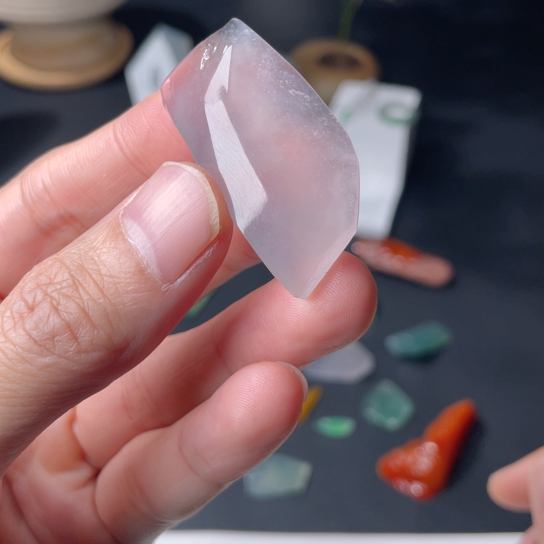 翡翠未镶嵌颈饰随行包工