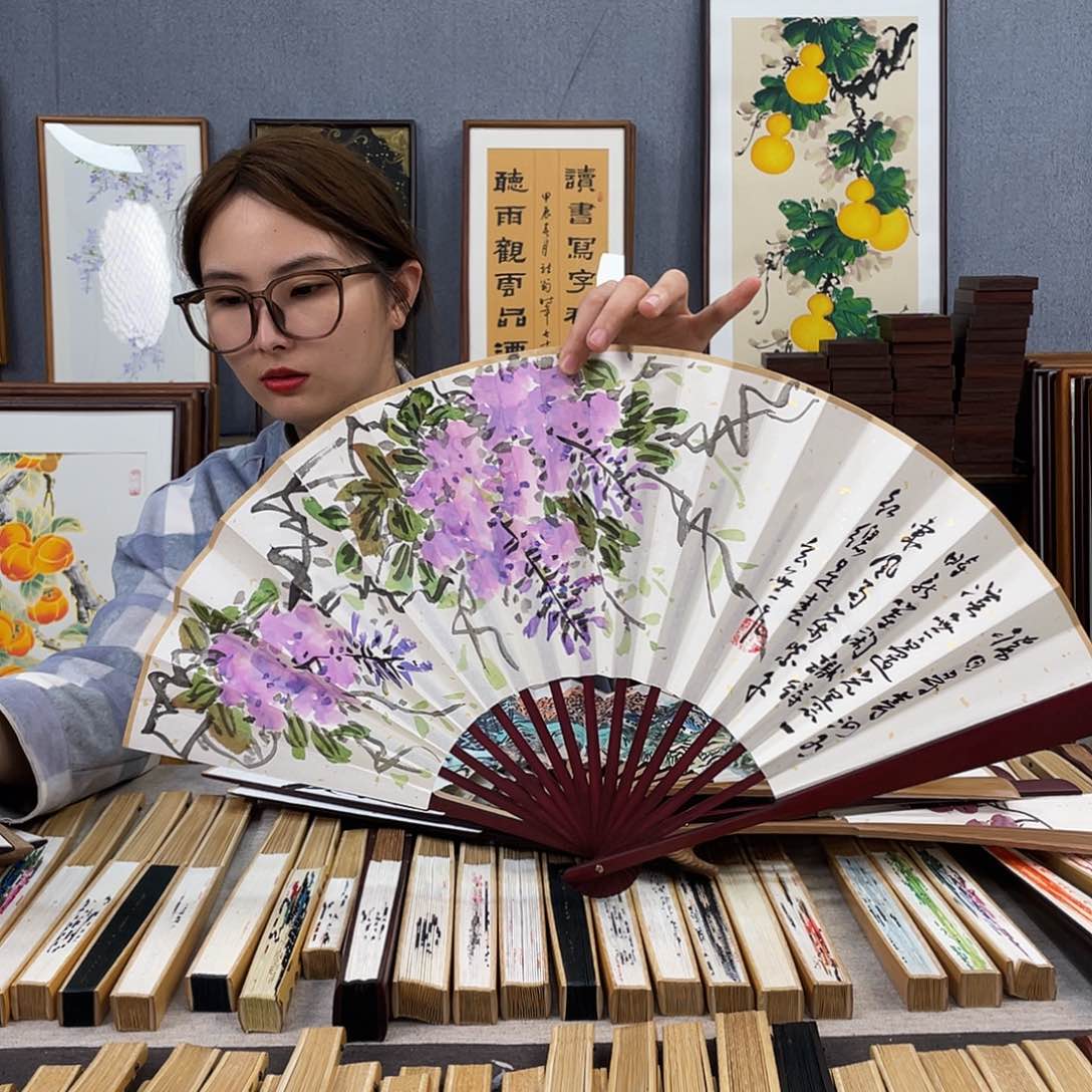 国画福利折扇带中玉扇骨（默认粘好发出）