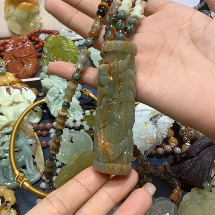蛇纹石玉吊坠未镶嵌