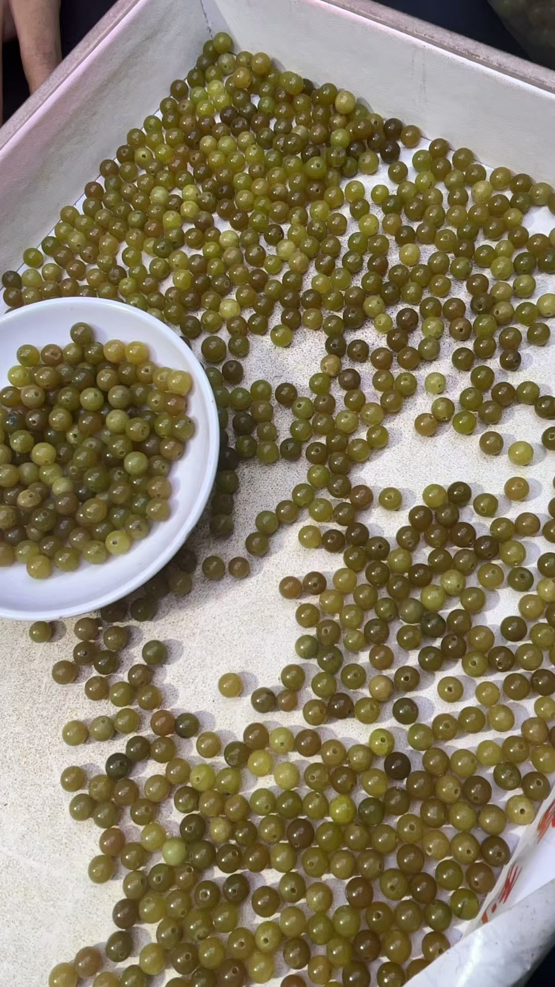 天然珠宝玉石 和田玉蜂蜜散珠Q84  6MM  50颗（赠弹力绳）