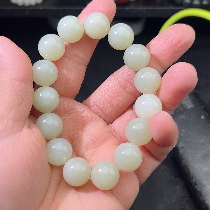 和田玉（糖玉）足银镶嵌车挂