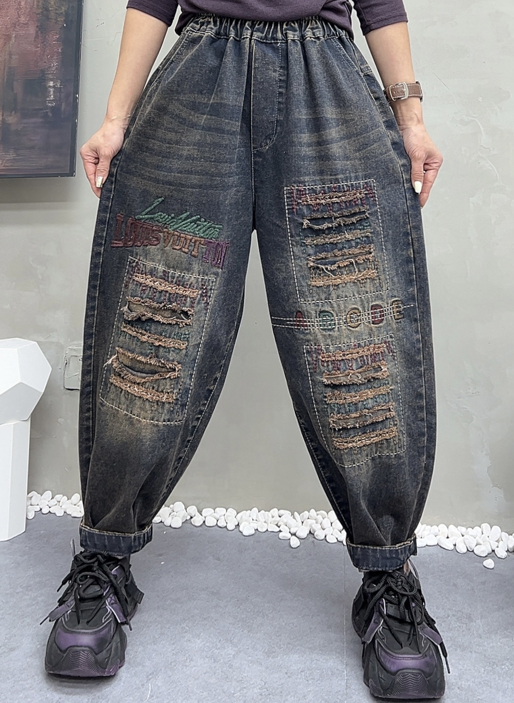 春季女装新款时尚个性刺绣字母破洞水洗牛仔裤休闲百搭哈伦裤女裤