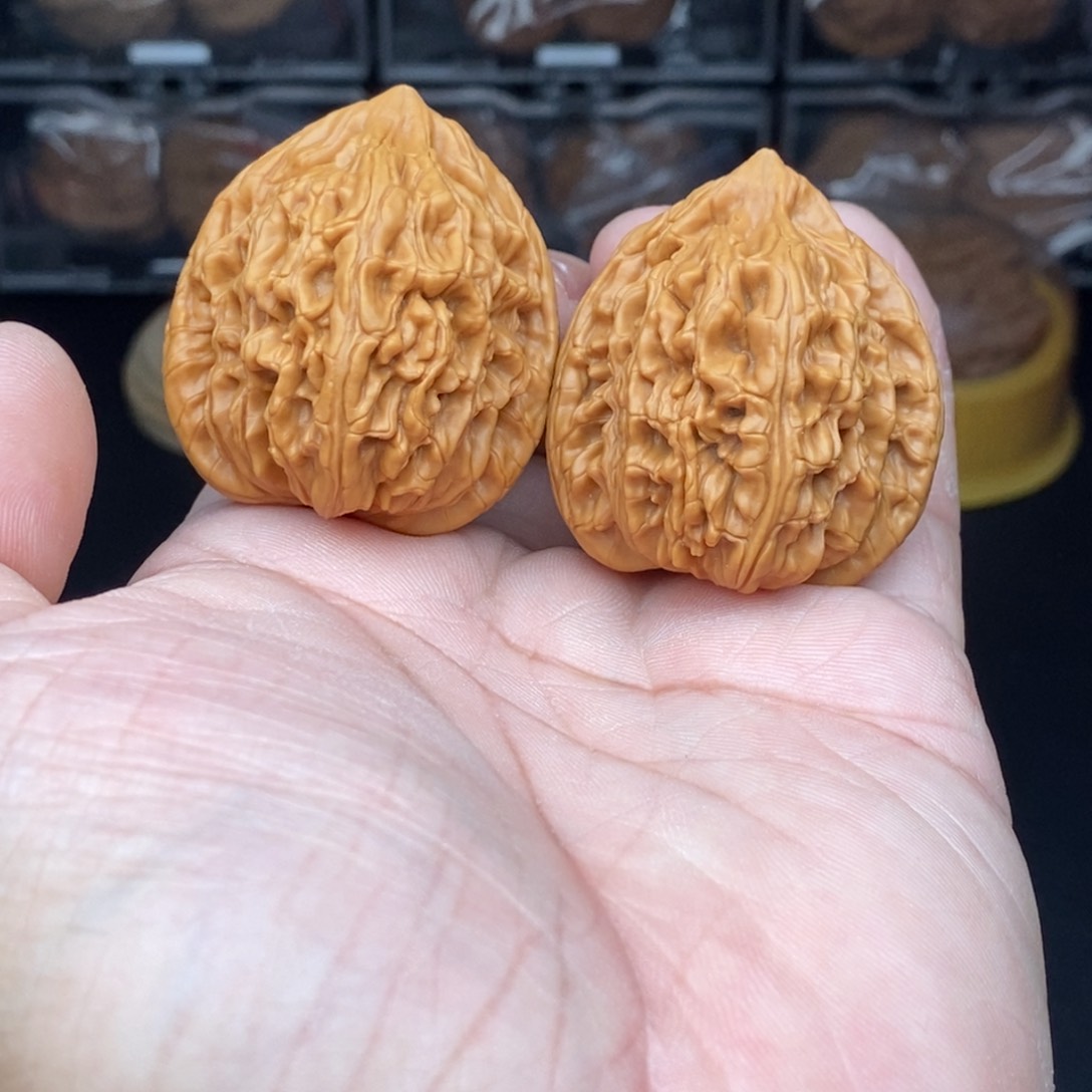 核桃把件 承德望月38左右