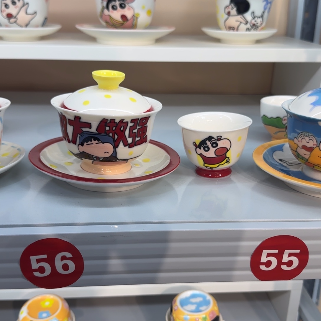 都是釉下彩纯手工手绘陶瓷