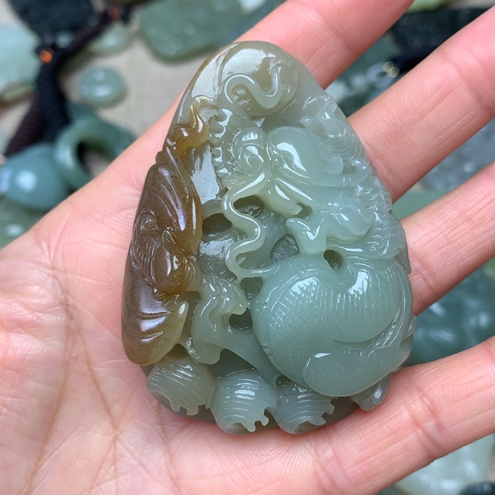 和田玉未镶嵌颈饰