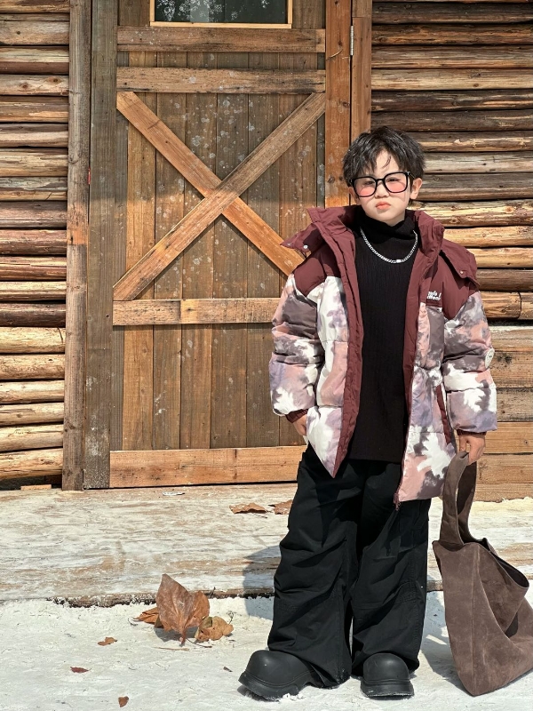 儿童羽绒服可爱保暖时尚