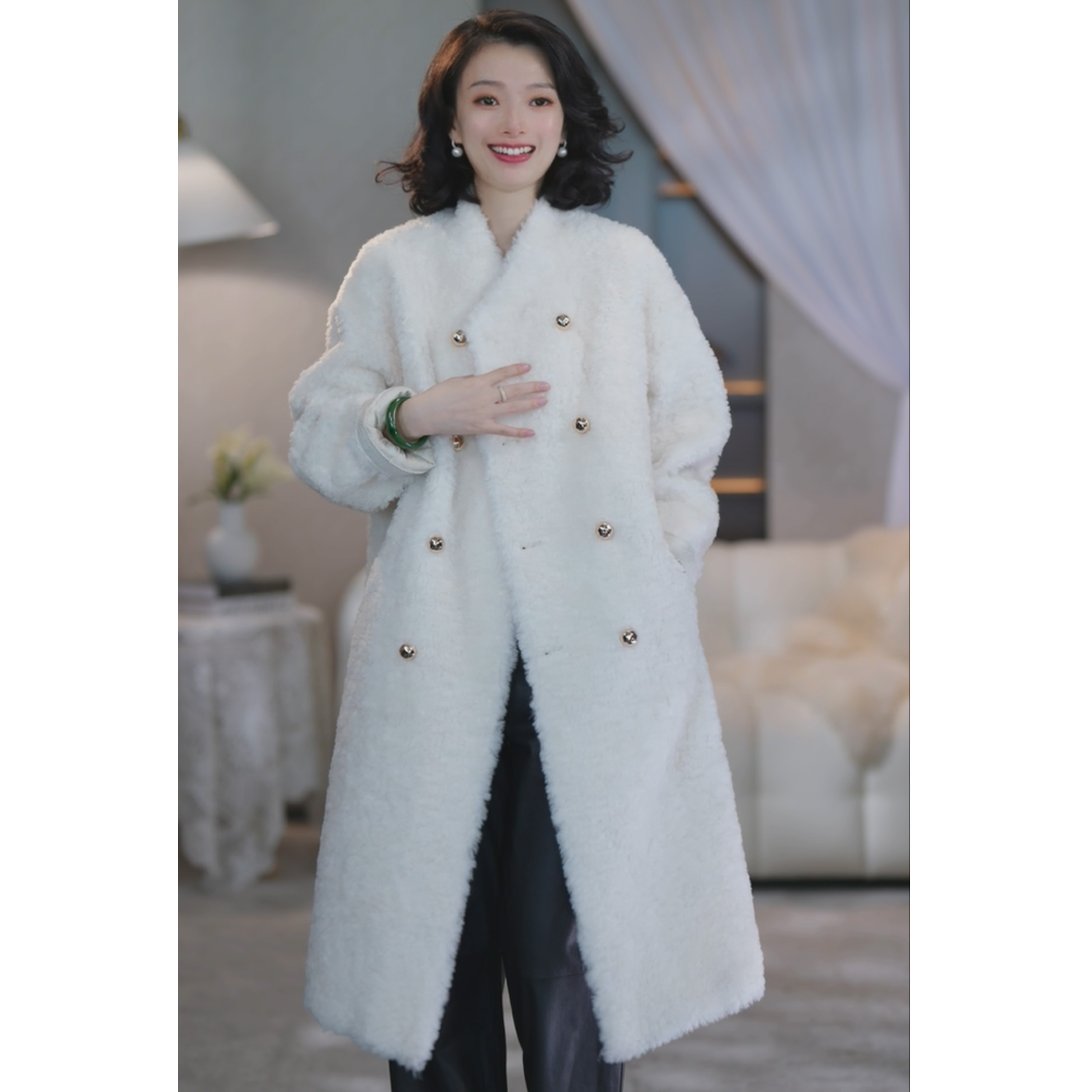 西子/【雪未央】大朵颗粒羊毛仿皮草双排扣长短款大衣外套/WTHY0172