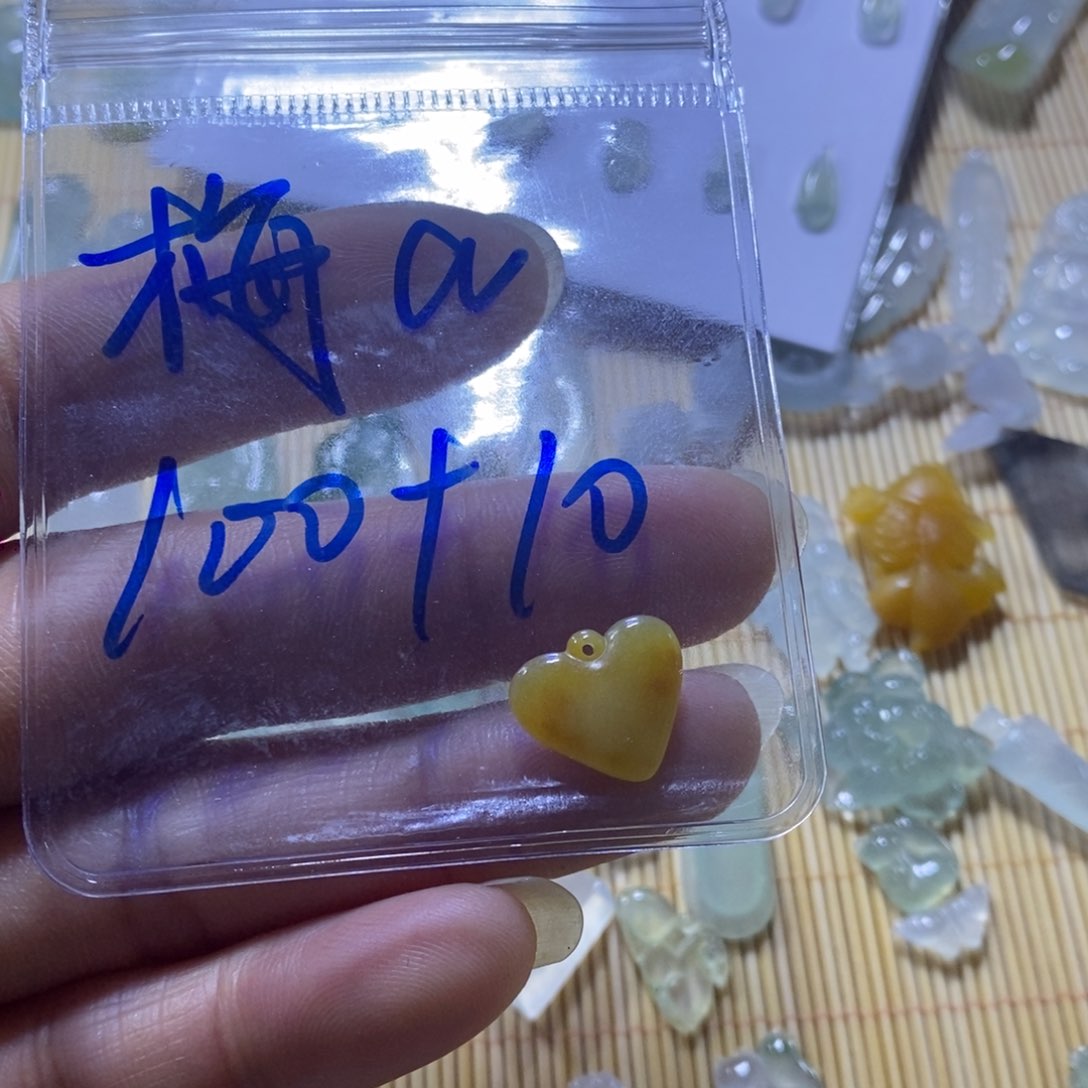 定制翡翠未镶嵌梅*缅甸翡翠