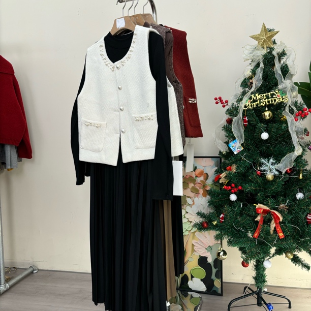 1169韩版钉珠马甲两件套