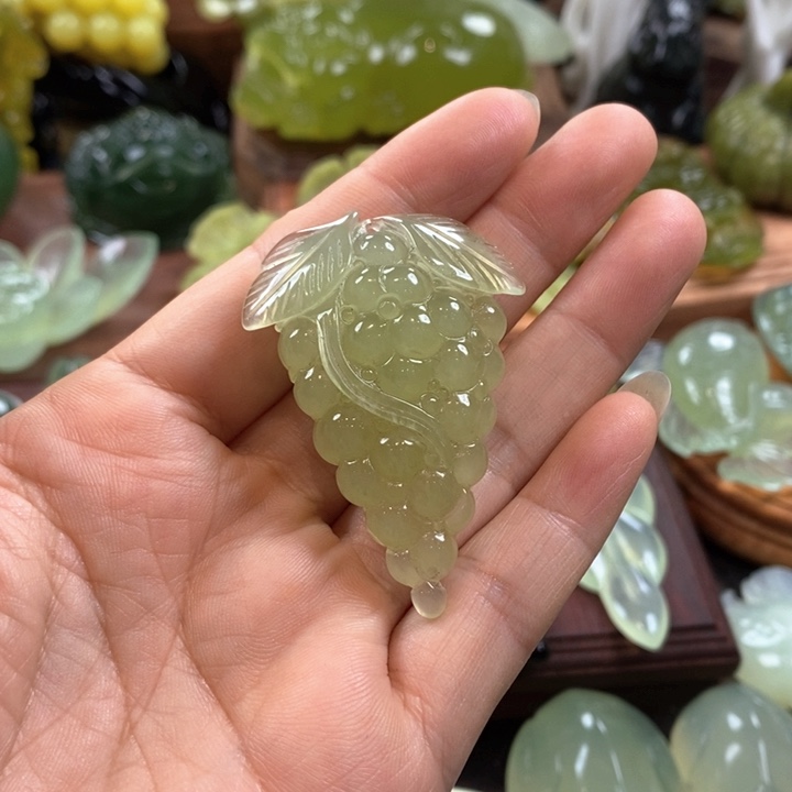 未镶嵌蛇纹石玉挂件
