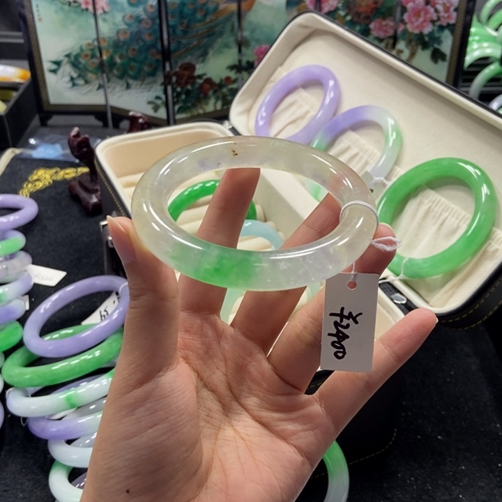 杨***轩非金属60手镯圈口