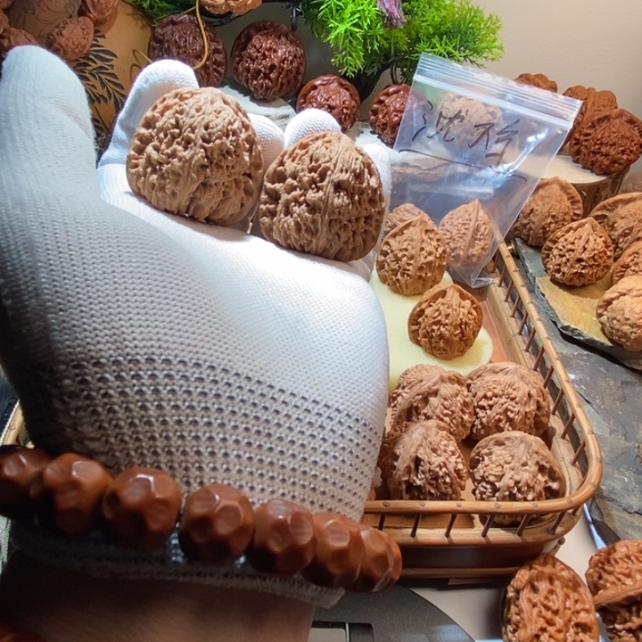 核桃南疆石文玩核桃39