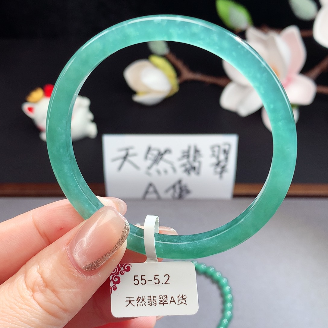 翡翠手镯（圆镯）未镶嵌