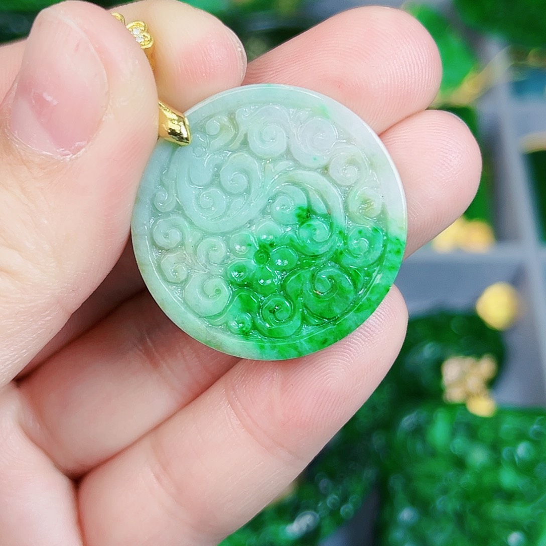 翡翠颈饰未镶嵌吊坠