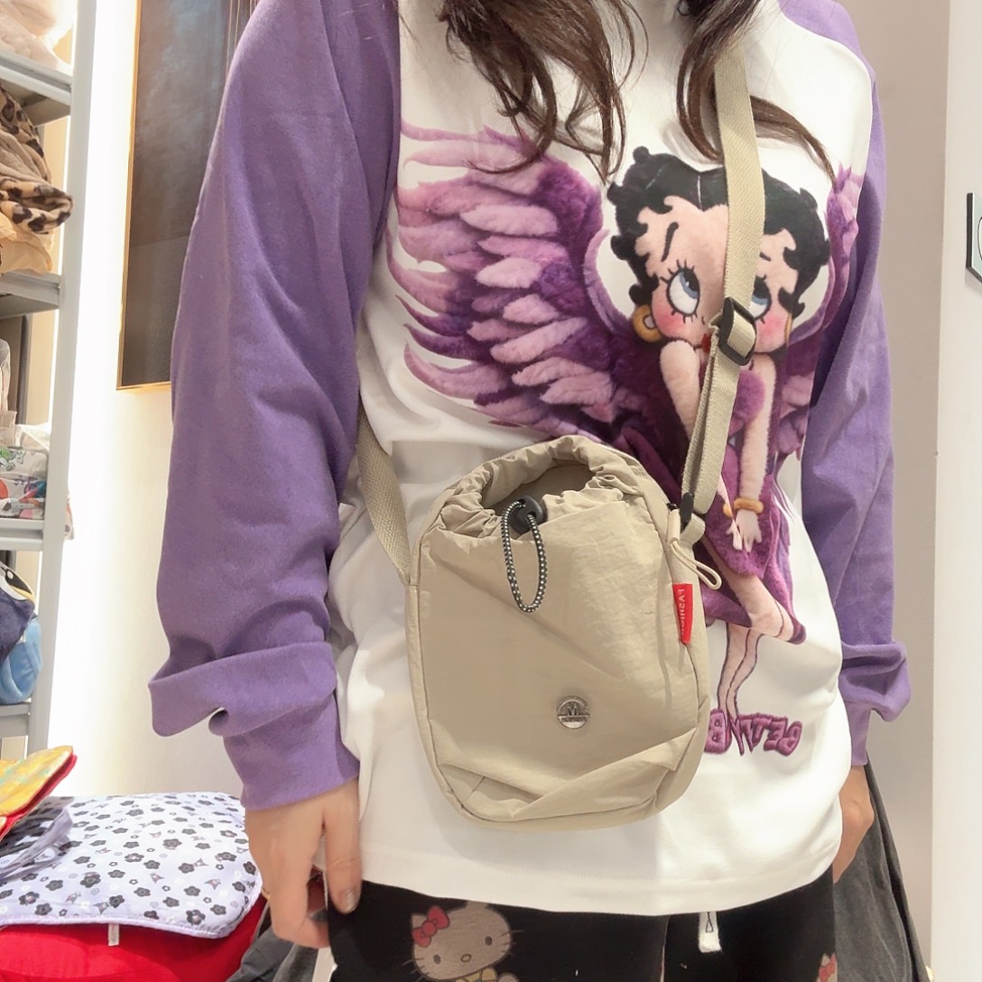 羊羔毛手机包特价不退不换，哈哈哈