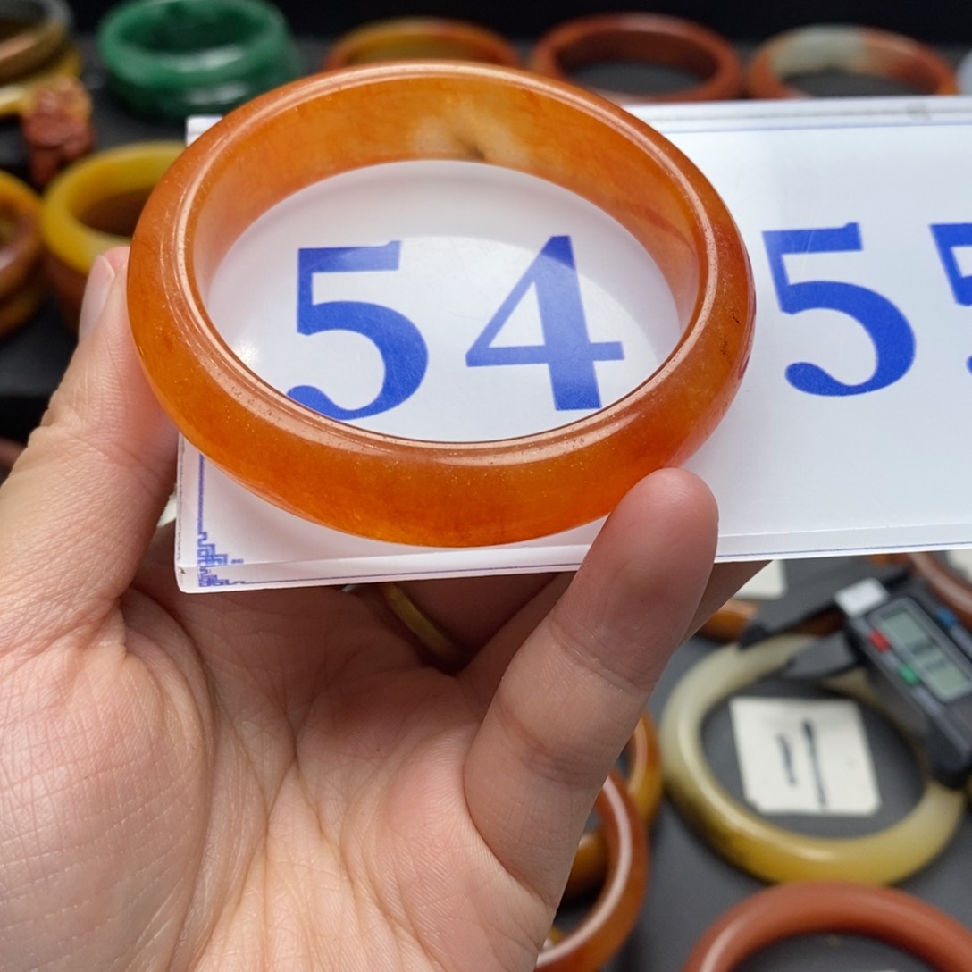 石英质玉（黄龙玉）手镯微瑕未镶嵌心**成