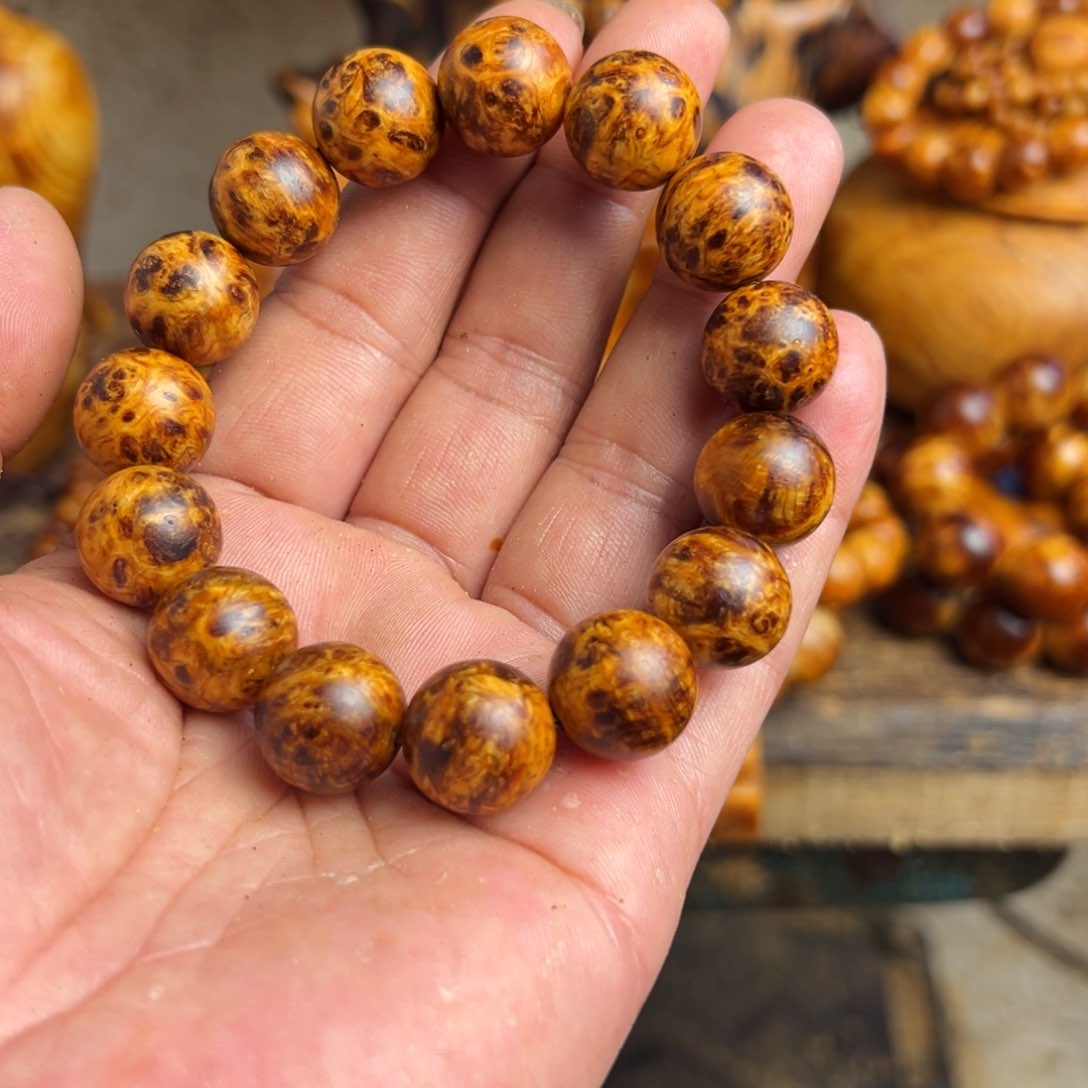 松木（琥珀木）无事牌香*豆微瑕