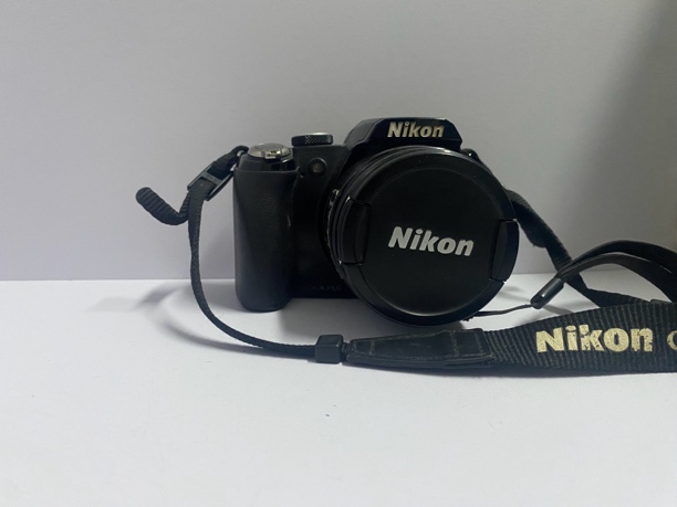 95新 Nikon/尼康 P90高端长焦折叠屏人像风景演唱会轻松拿捏