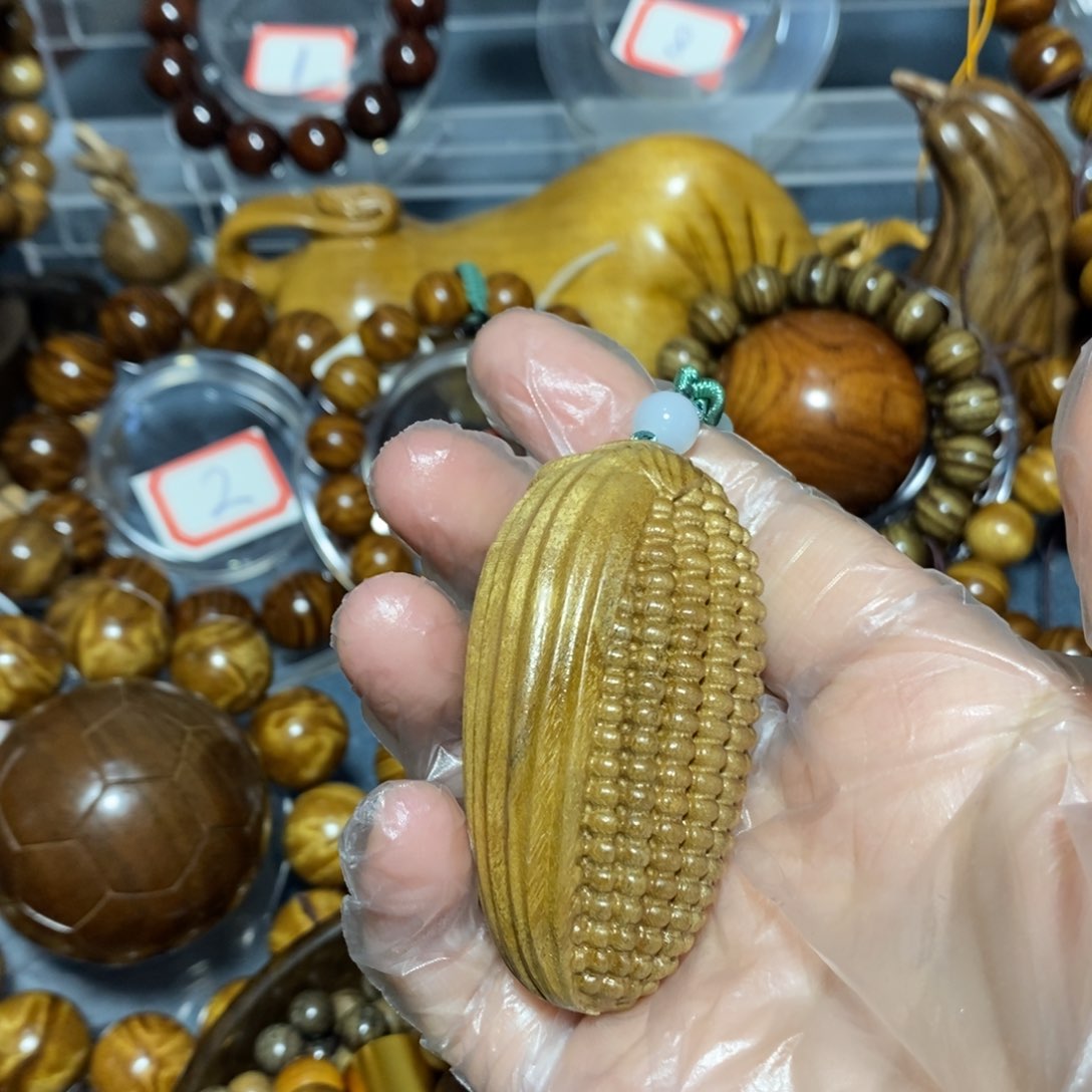 金丝楠木雕工艺品