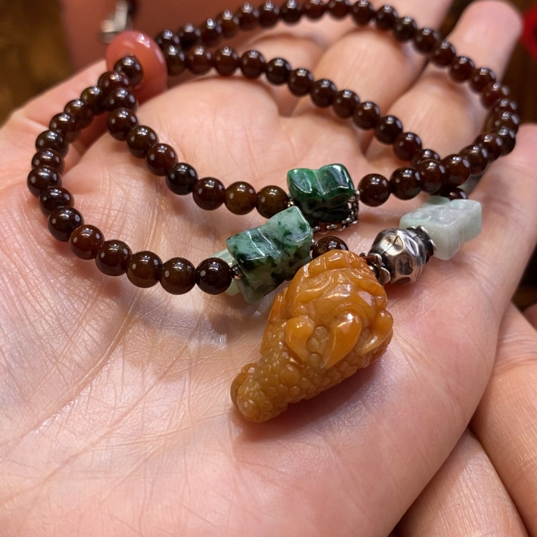 翡翠吊坠(赠链)未镶嵌